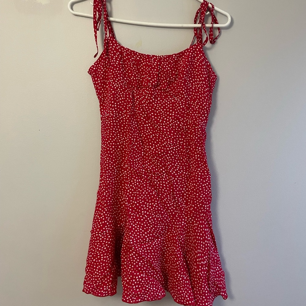 red and white polka dot summer mini dress w tie shoulders